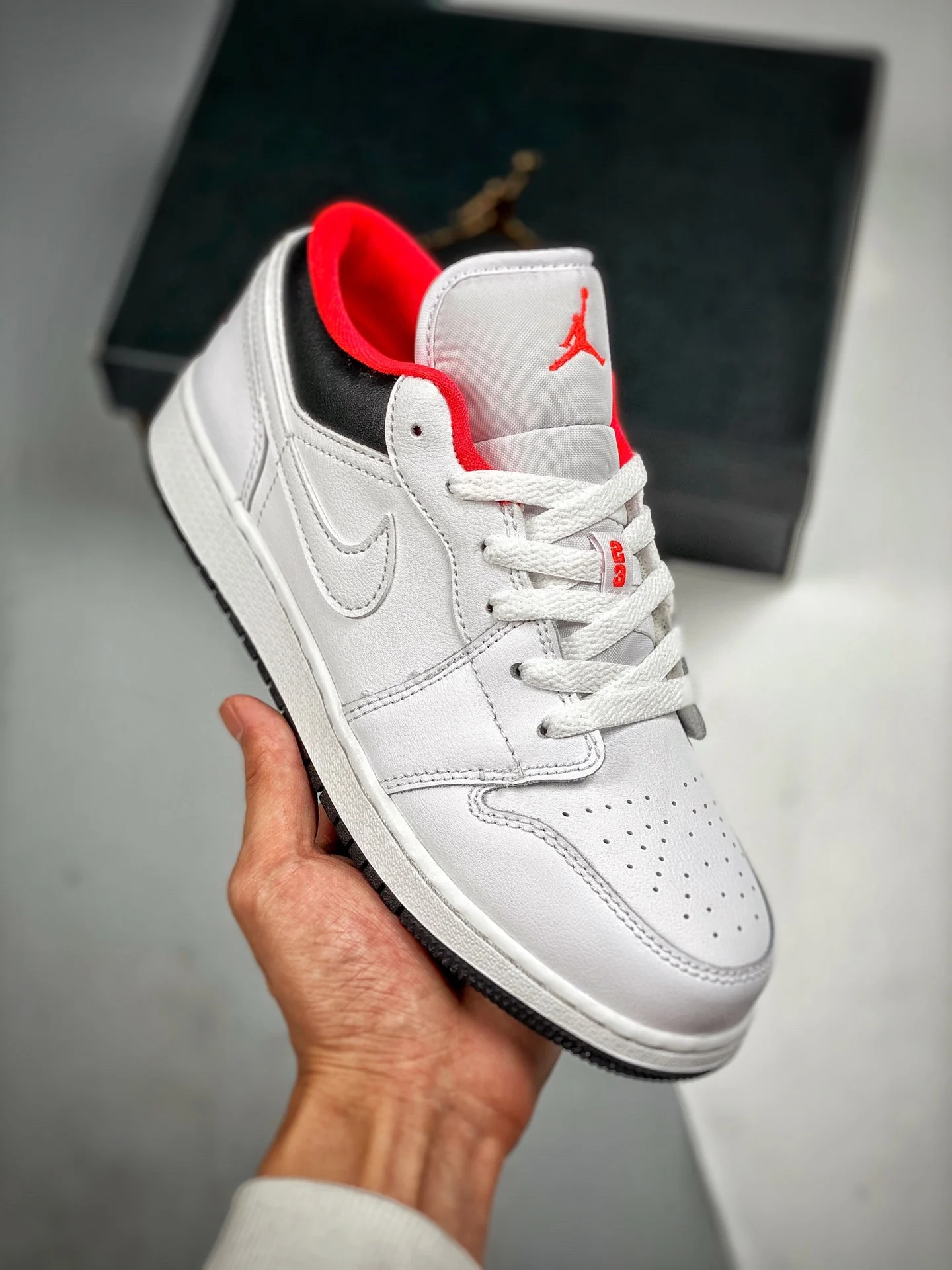 Air Jordan 1 Low GS Chicago Home White Black Red For Sale