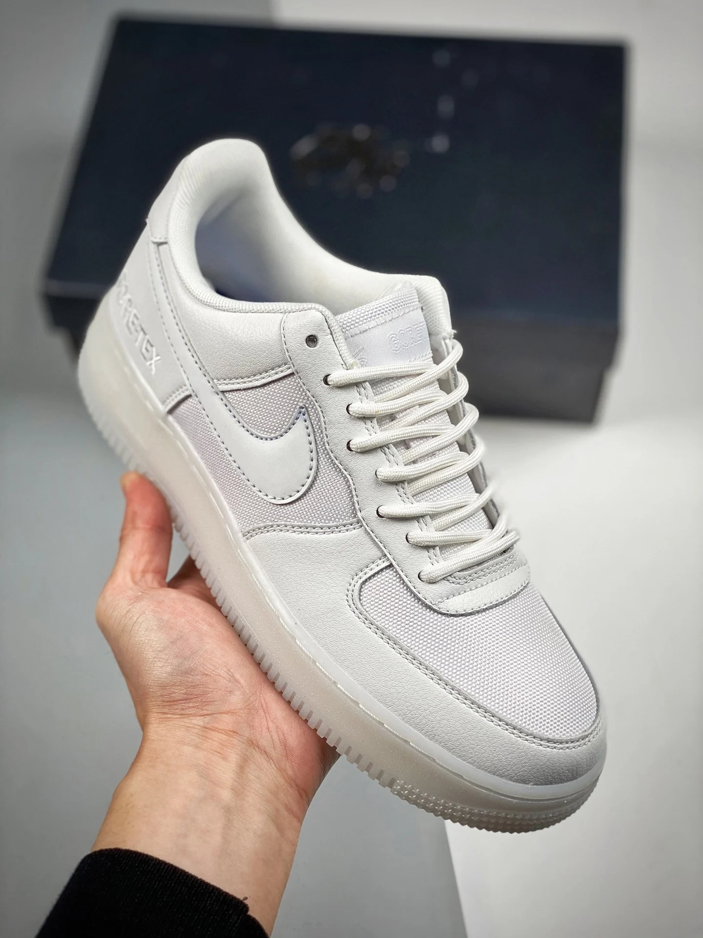 Nike Air Force 1 Low GORE-TEX White Hyper Royal For Sale