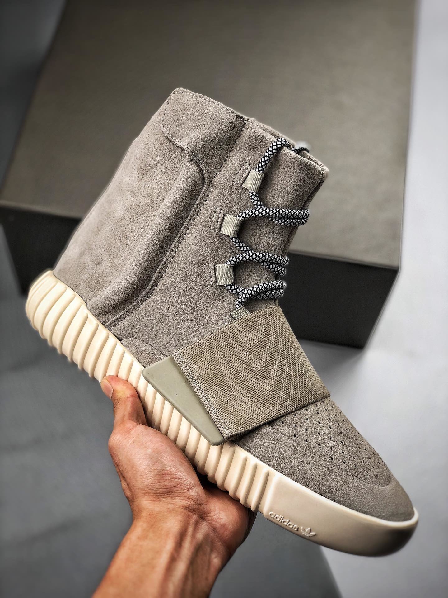 Adidas Yeezy 750 Boost Light Brown Carbon White B35309 For Sale