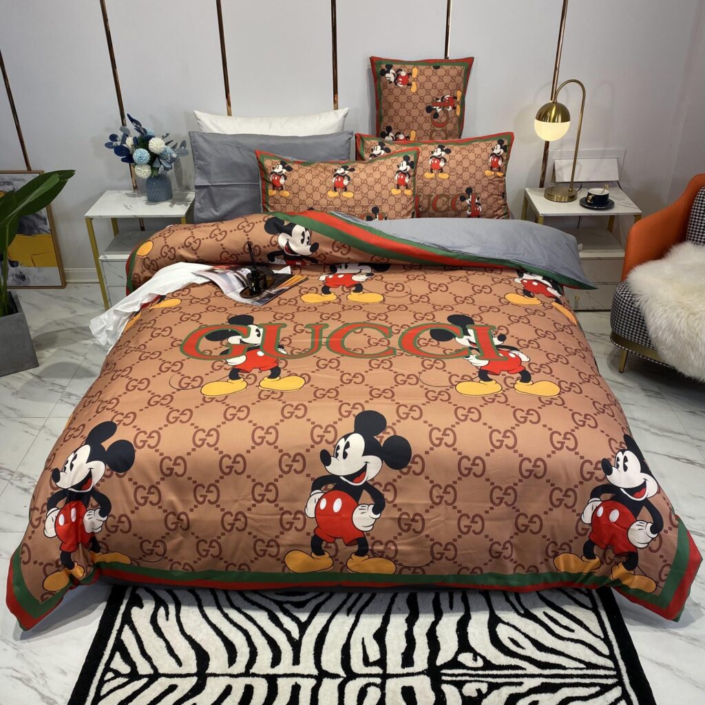 Gucci Logo Brand Bedding Set Bedspread Home Decor Luxury Bedroom