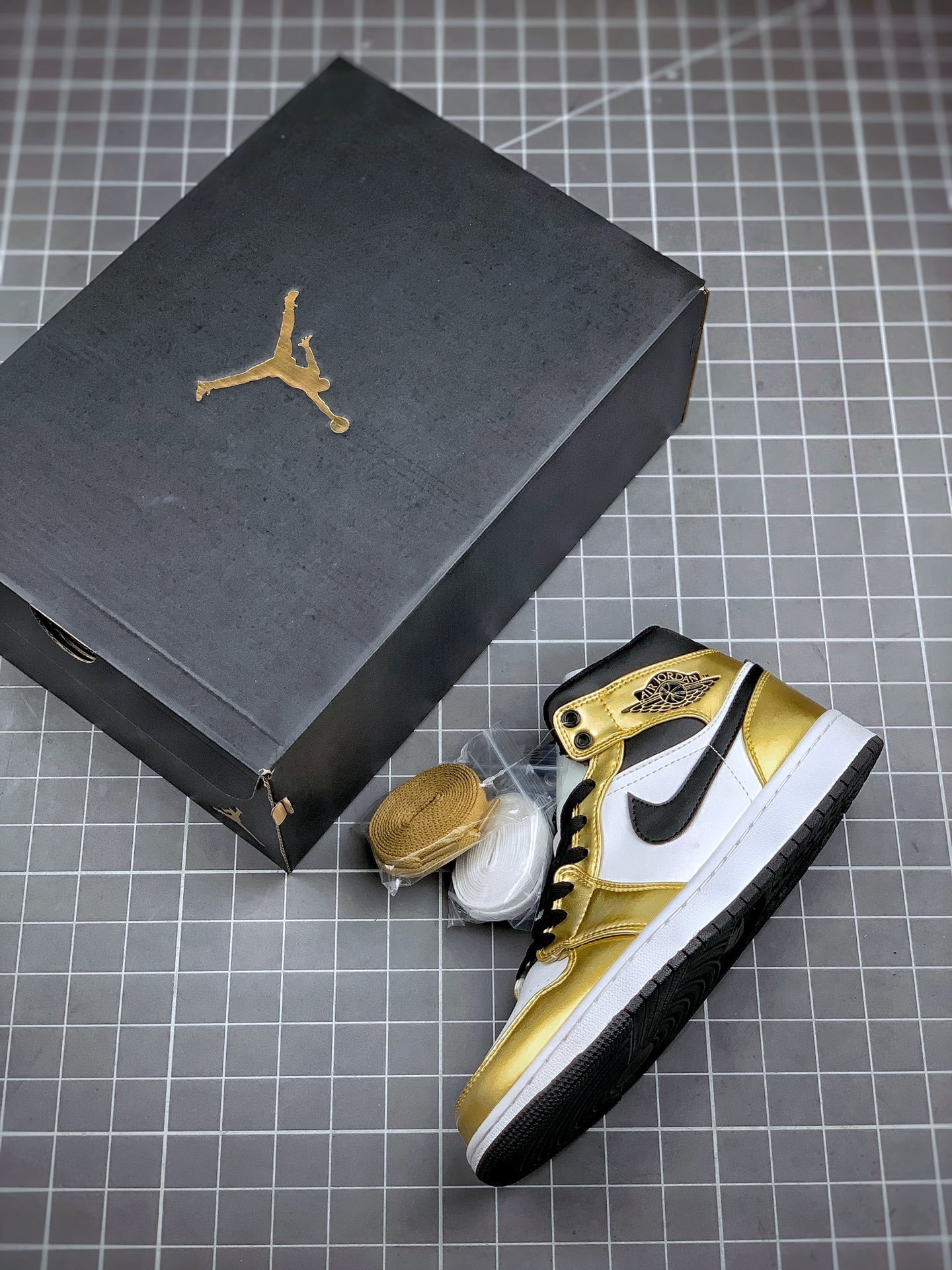 Air Jordan 1 Mid SE Metallic Gold White-Black DC1419-700 For Sale