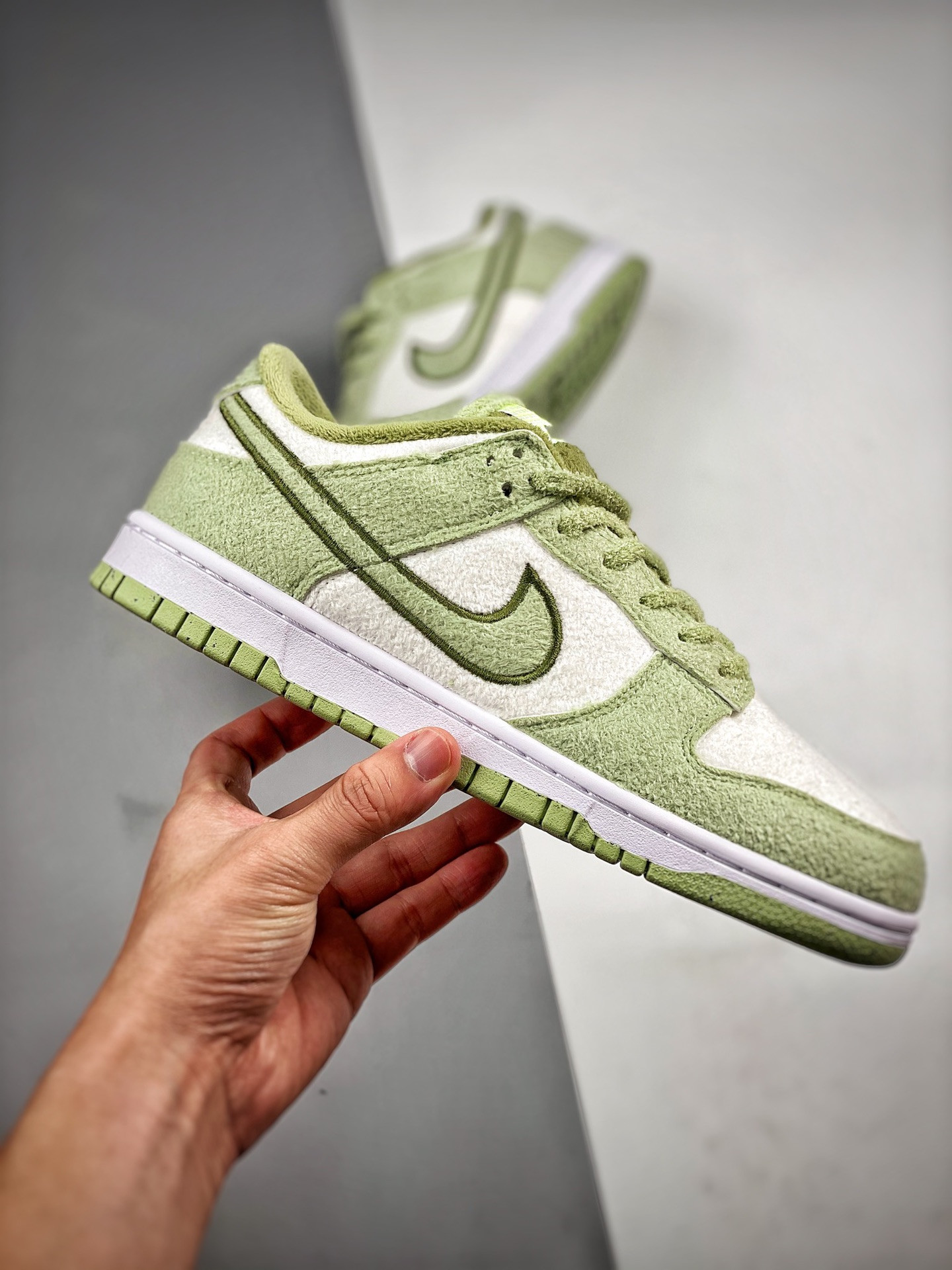 Nike Dunk Low SE Fleece Pack Honeydew DQ7579-300 For Sale