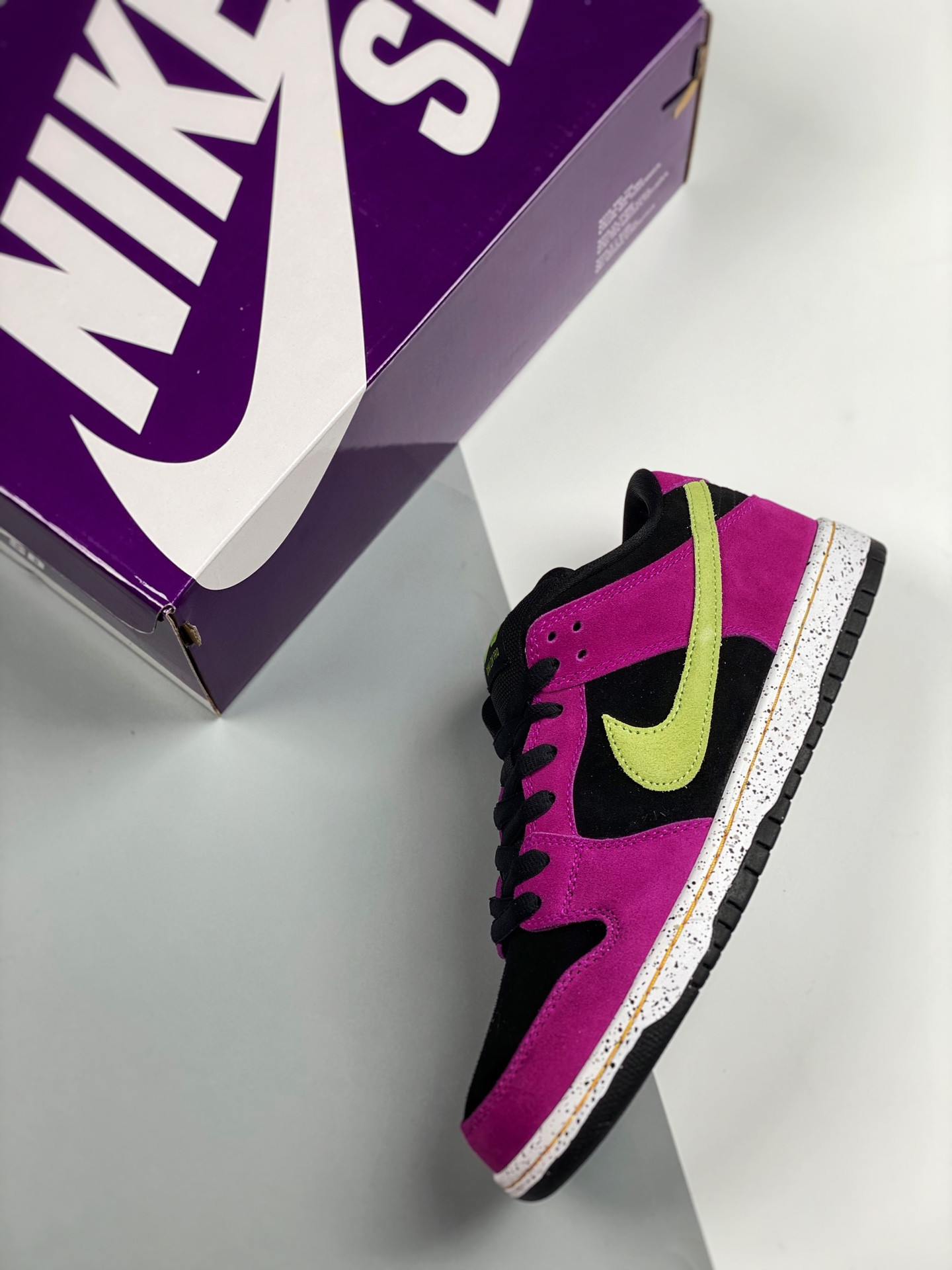 Nike SB Dunk Low Red Plum Black Taxi Citron For Sale