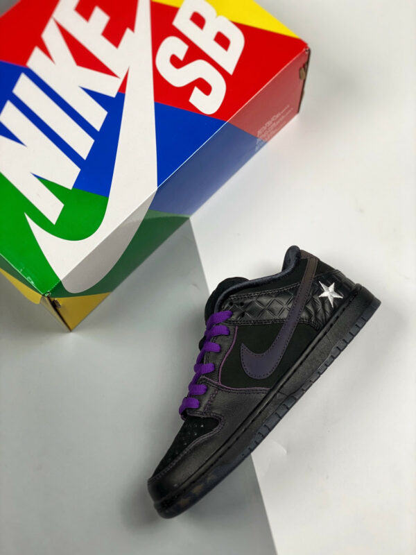 Familia x Nike SB Dunk Low First Avenue Black Voltage Purple-White For Sale