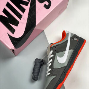 Jeff Staple x Nike SB Dunk Low Pro Pigeon Grey White For Sale