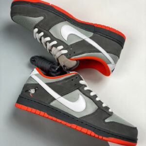 Jeff Staple x Nike SB Dunk Low Pro Pigeon Grey White For Sale