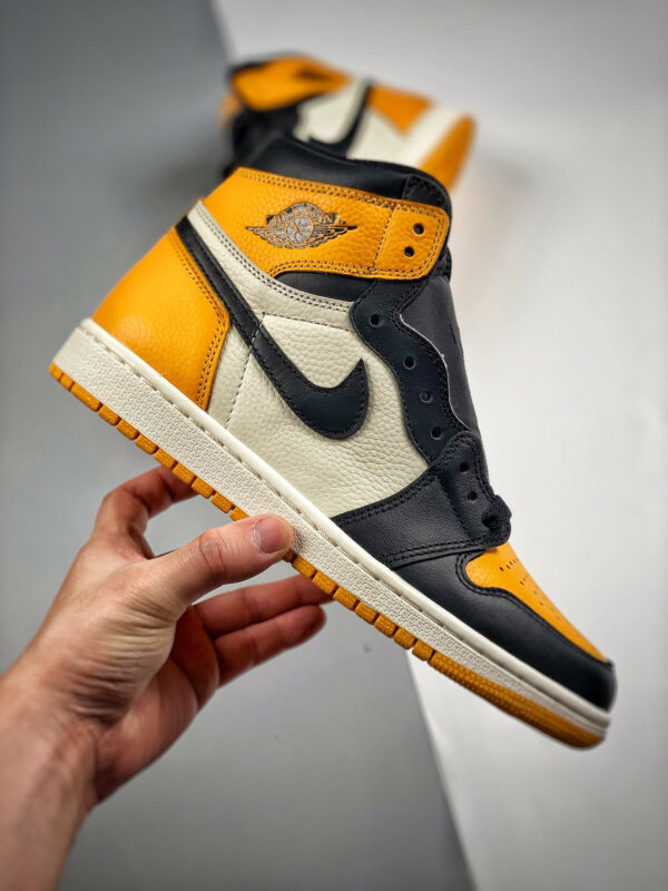 Air Jordan 1 High OG Yellow Toe 2022 Black Taxi-White 555088-711 For Sale