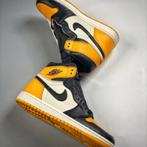 Air Jordan 1 High OG Yellow Toe 2022 Black Taxi-White 555088-711 For Sale