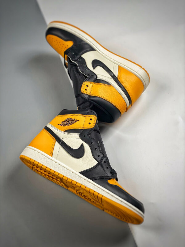 Air Jordan 1 High OG Yellow Toe 2022 Black Taxi-White 555088-711 For Sale