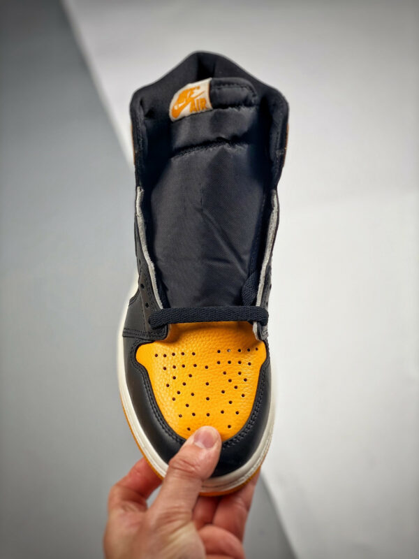 Air Jordan 1 High OG Yellow Toe 2022 Black Taxi-White 555088-711 For Sale