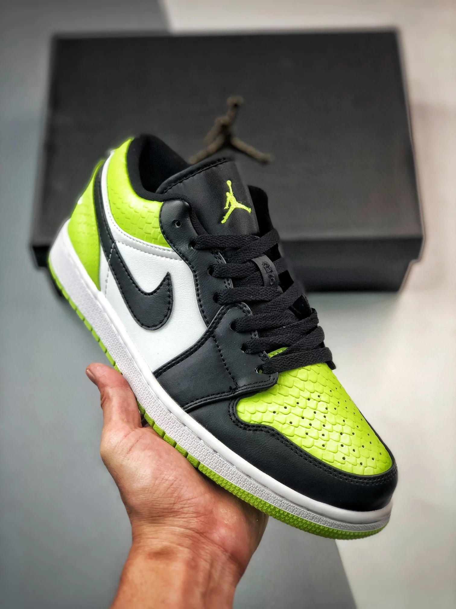 Air Jordan 1 Low Vivid Green Snakeskin DX4446-301 For Sale