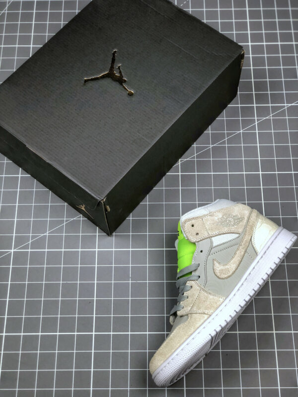 Air Jordan 1 Mid Vast Grey Ghost Green-White For Sale