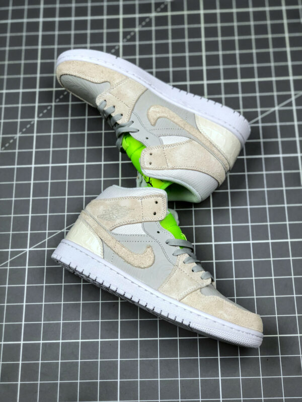 Air Jordan 1 Mid Vast Grey Ghost Green-White For Sale