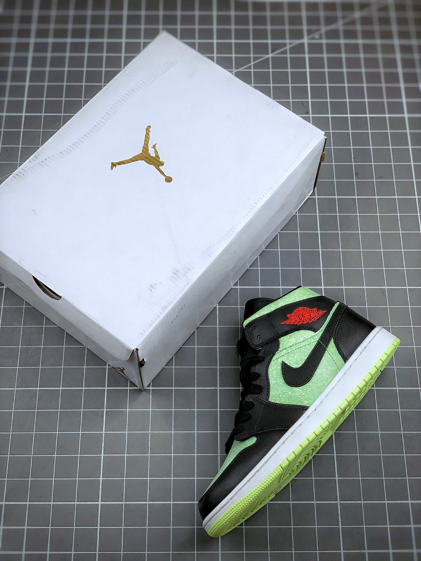 Air Jordan 1 Mid SE Black Chile Red-Barely Volt For Sale