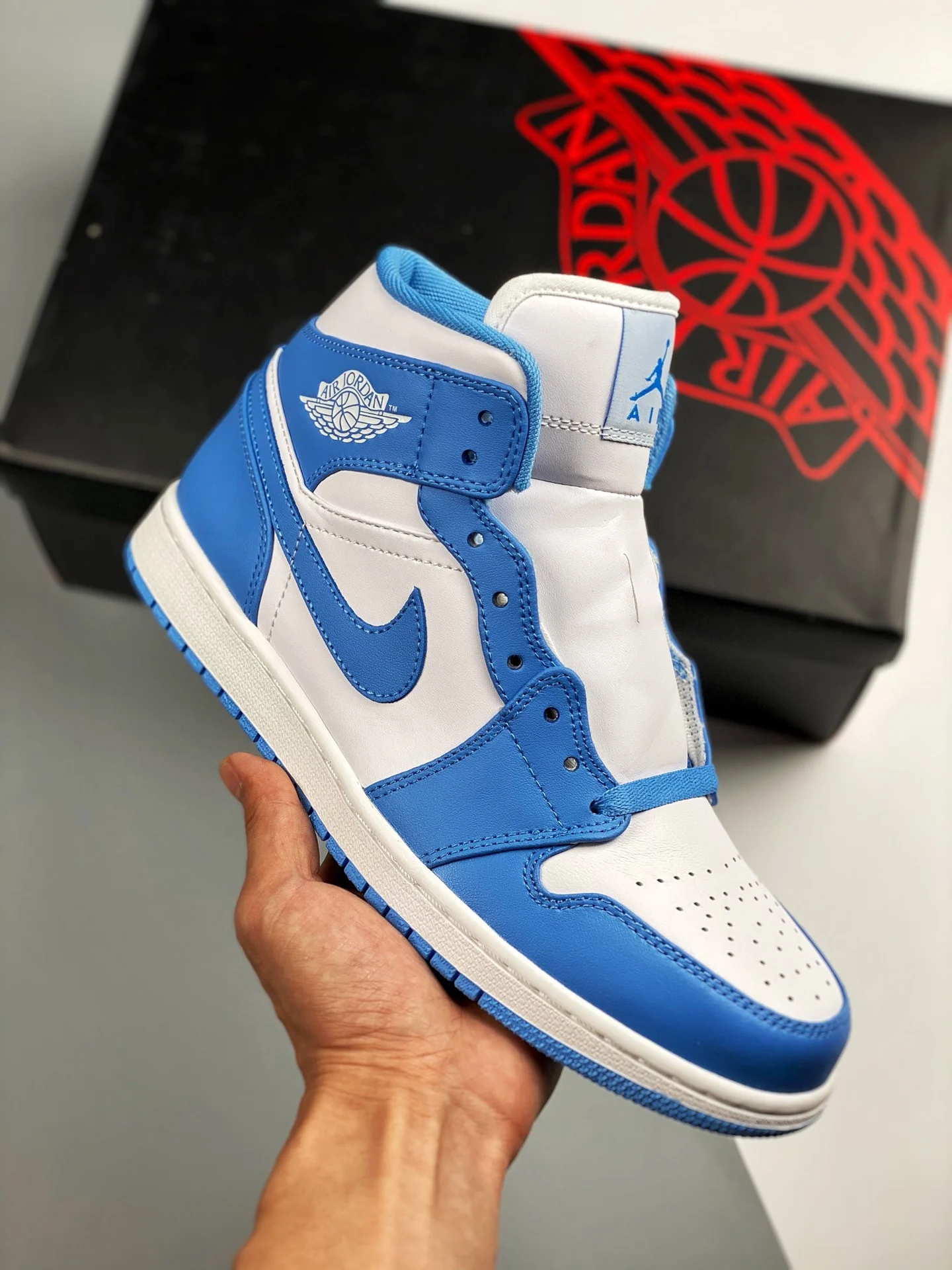 Air Jordan 1 Mid UNC 554724-106 For Sale