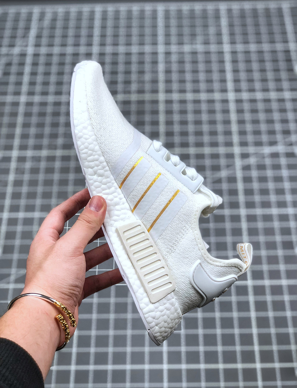 Adidas NMD R1 White Rose Gold Metallic Crystal White FW6434 For Sale