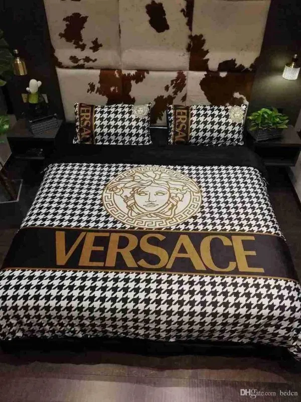 Versace White Brown Logo Brand Bedding Set Home Decor Luxury Bedspread Bedroom