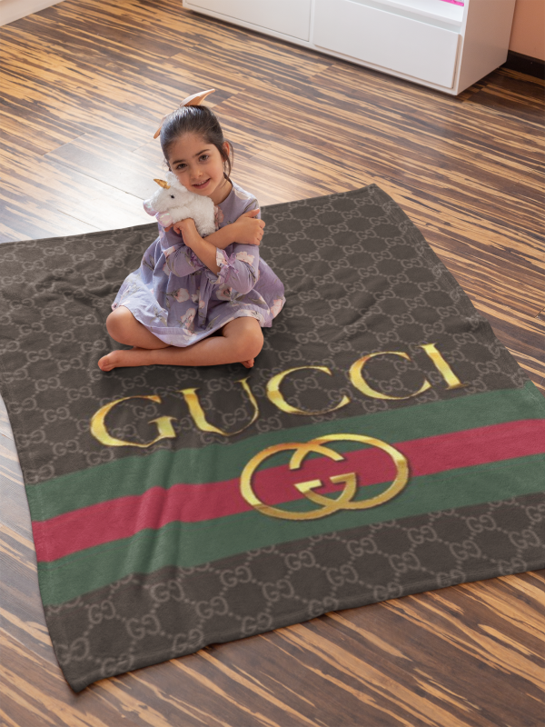 Gucci New Logo Fleece Blanket Home Decor Luxury Fashion Brand