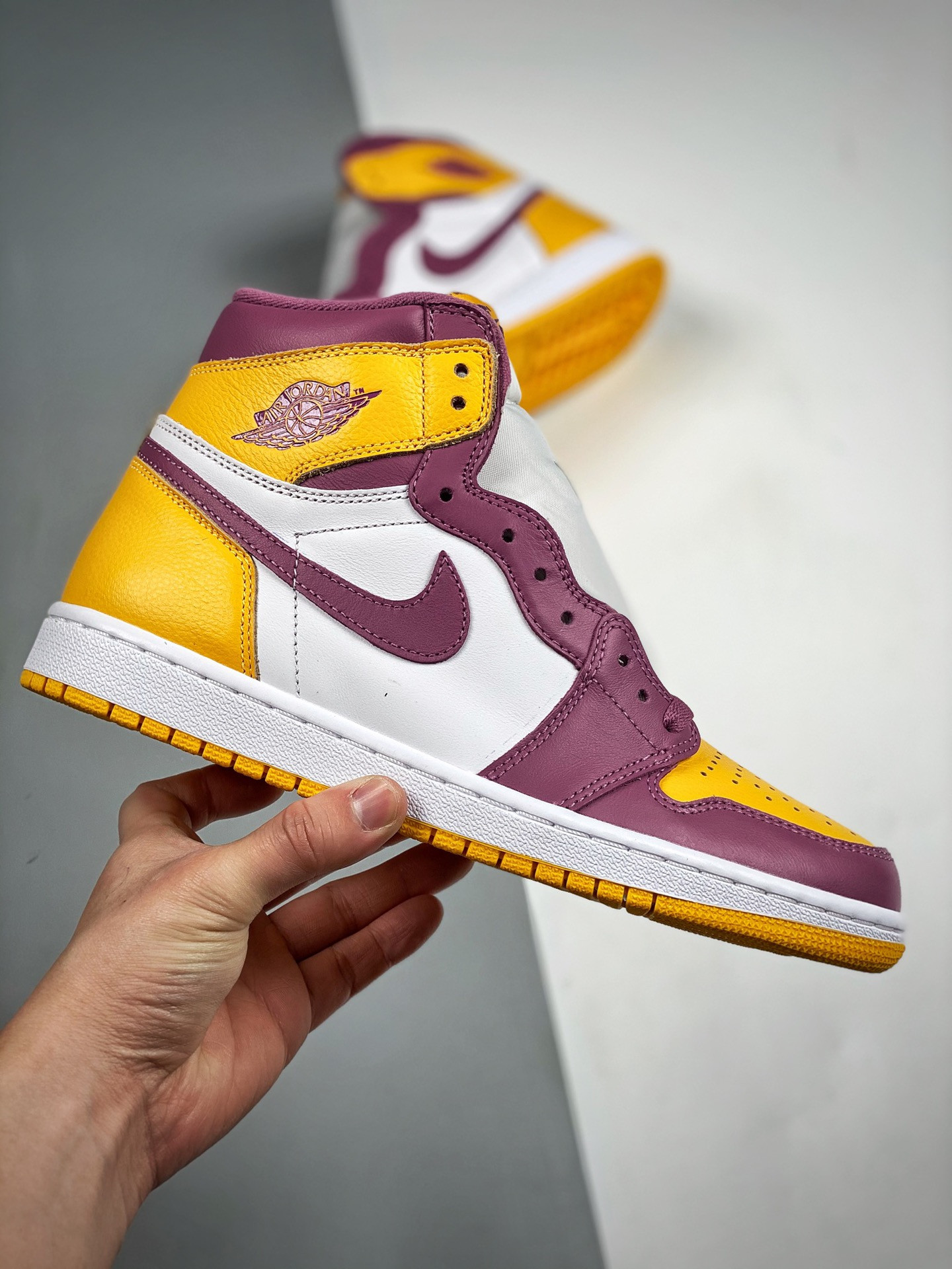 Air Jordan 1 High OG Brotherhood University Gold Light Bordeaux-White For Sale