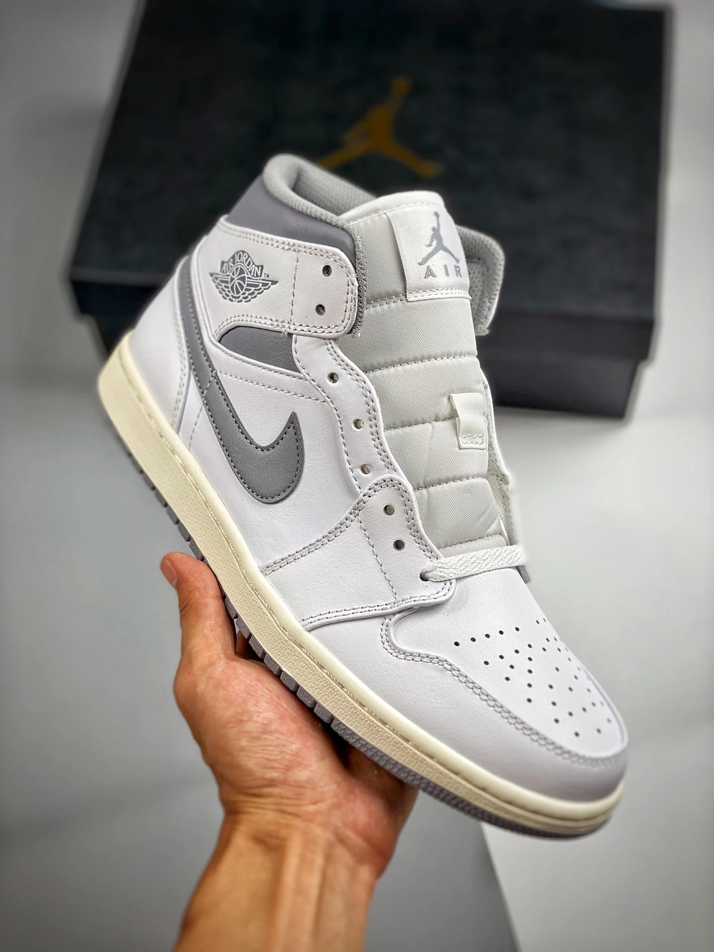 Air Jordan 1 Mid Neutral Grey 554724-135 For Sale