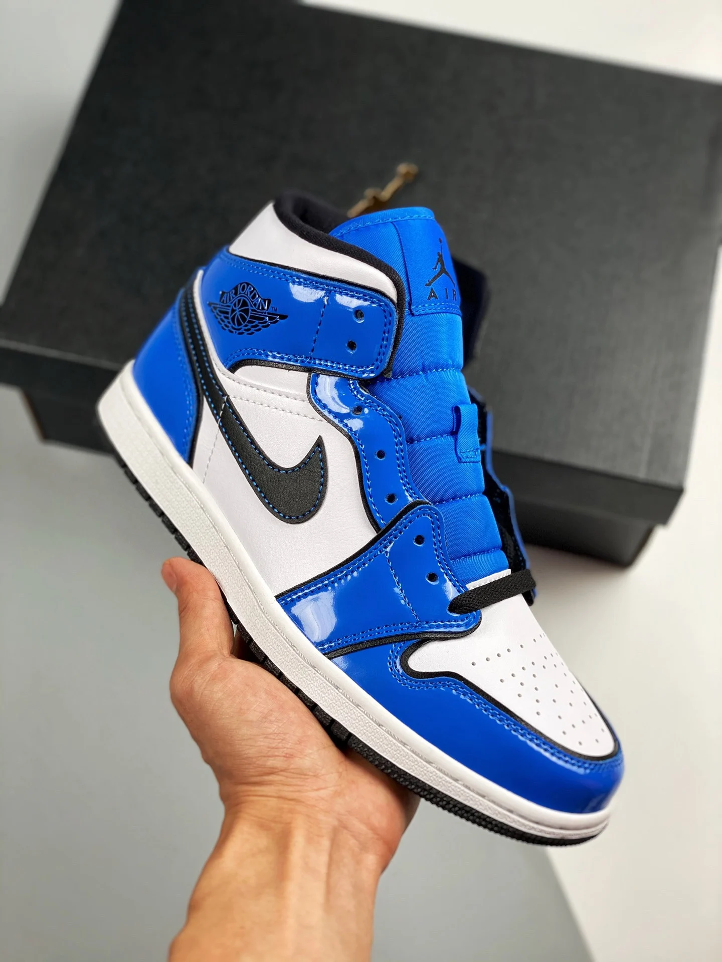 Air Jordan 1 Mid SE Signal BlueWhite-Black For Sale