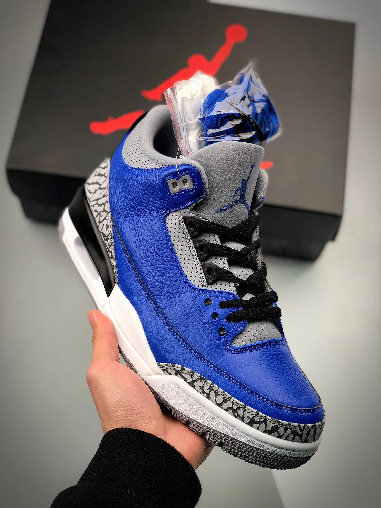 Air Jordan 3 Blue Cement Varsity Royal Cement Grey For Sale