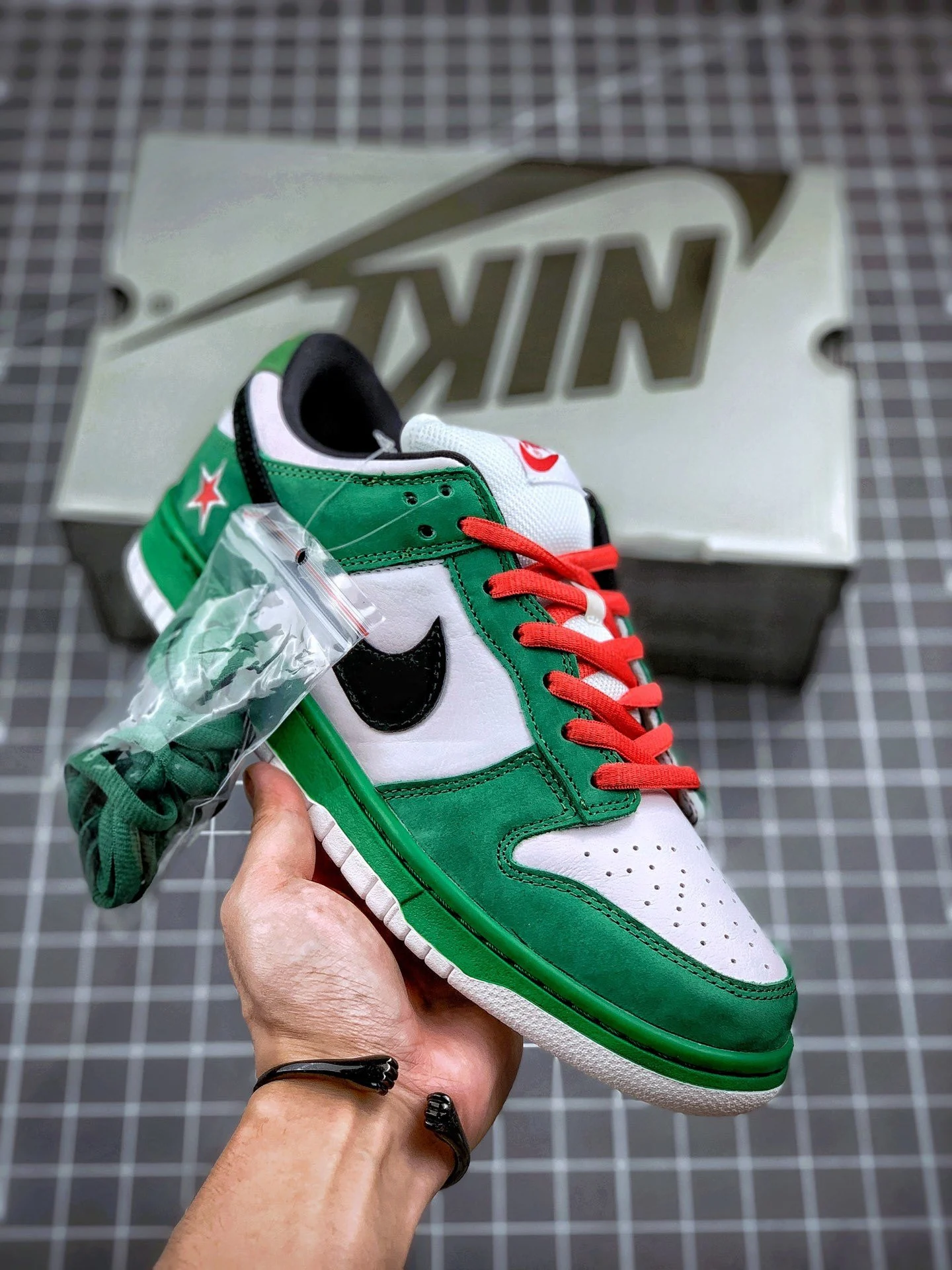 Nike Dunk SB Low Pro Heineken 304292-302 For Sale