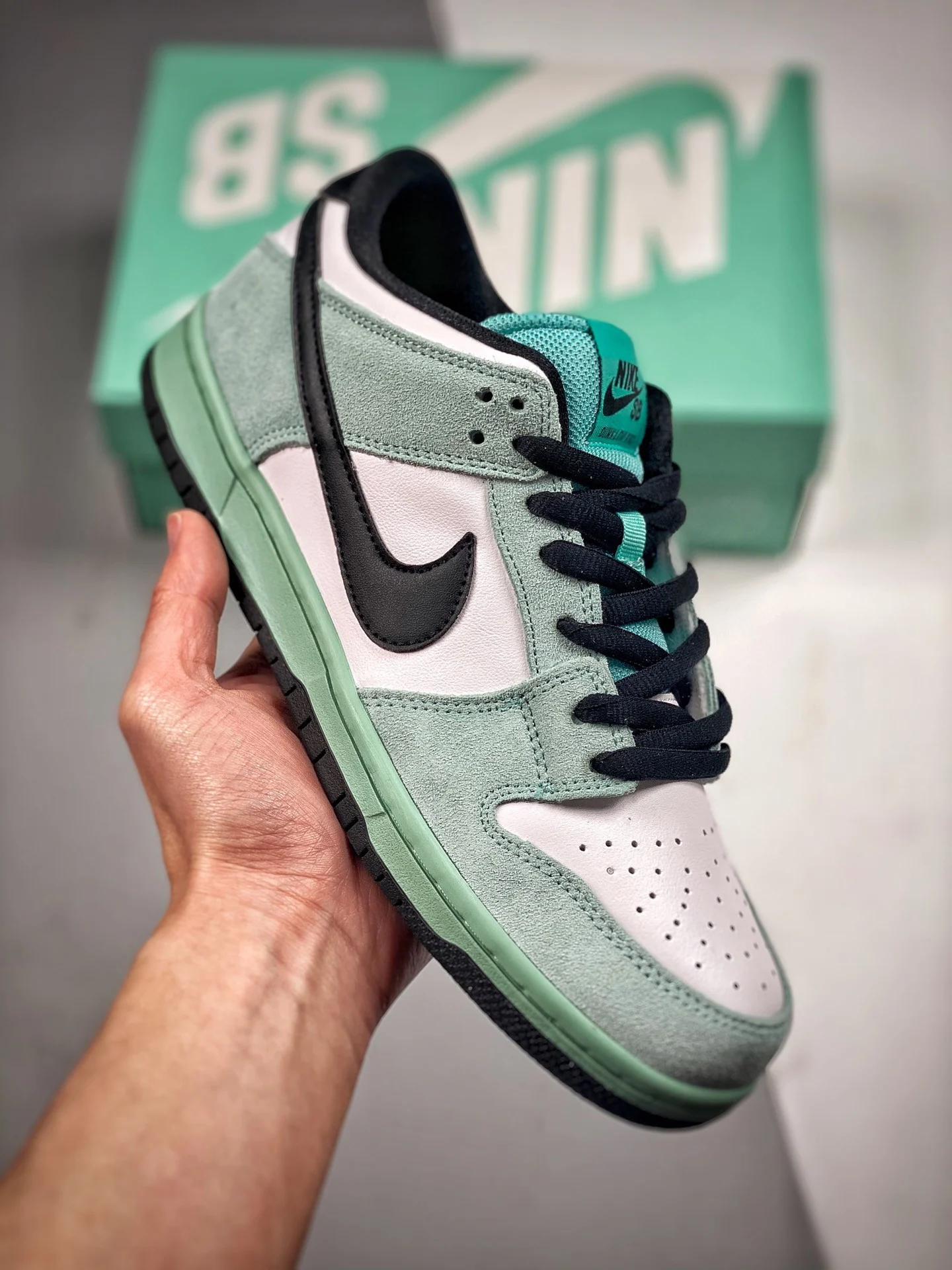 Nike SB Dunk Low Sea Crystal Green Glow Black-White For Sale