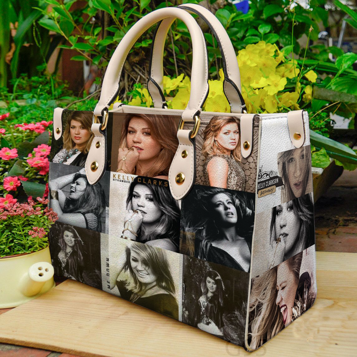 Kelly Clarkson Women Leather Hand Bag