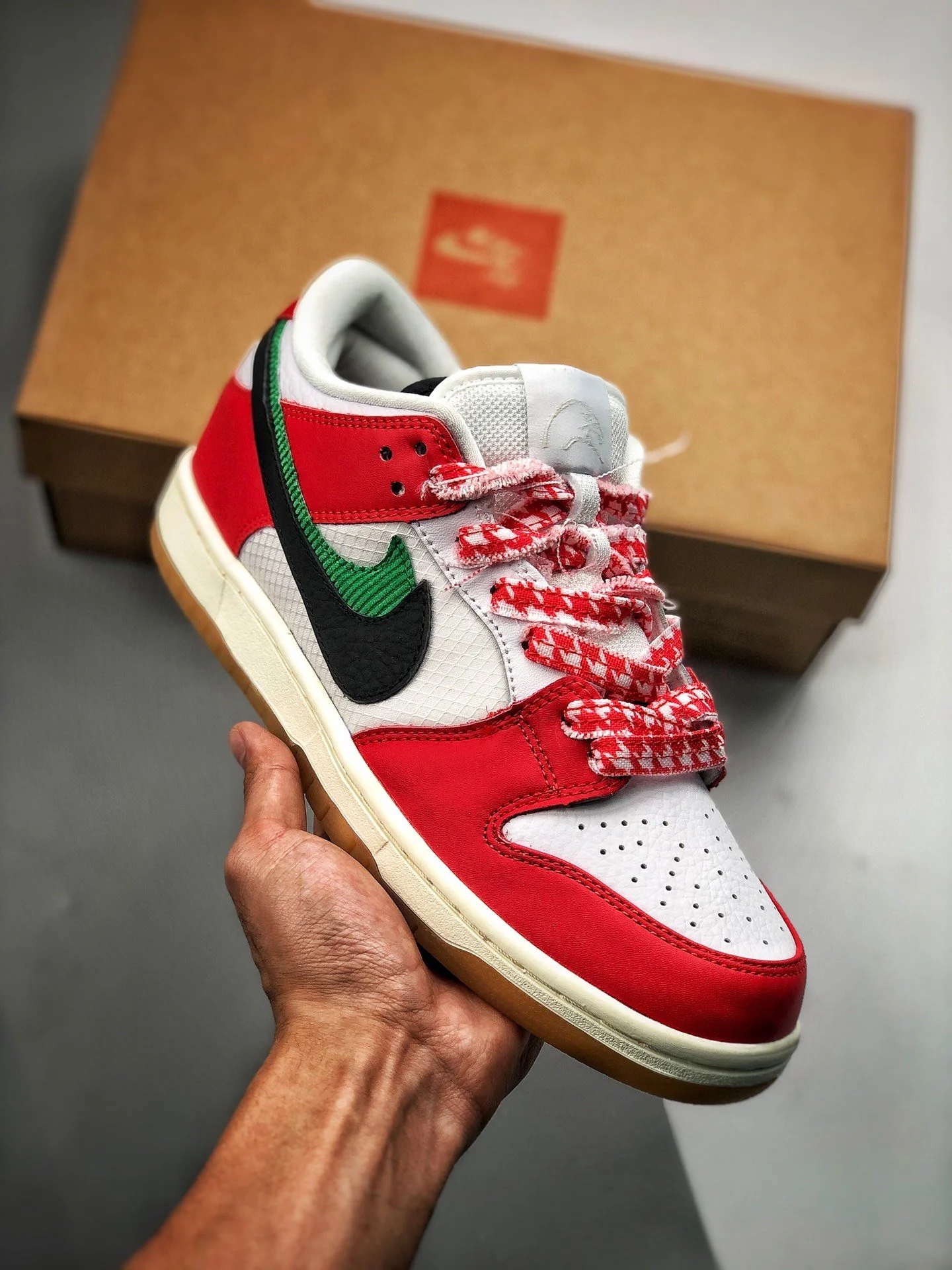 FRAME SKATE x Nike SB Dunk Low Habibi CT2550-600 For Sale