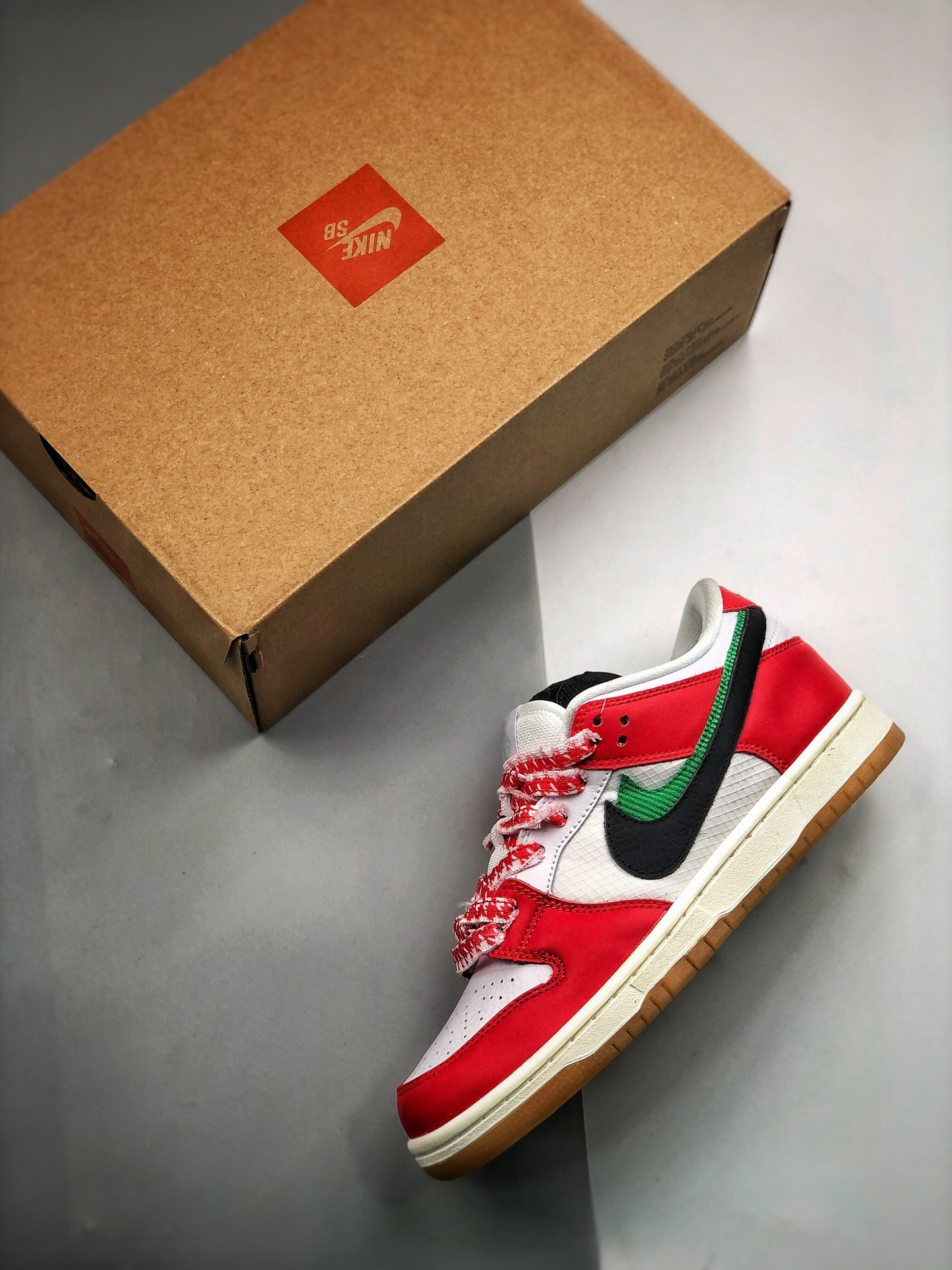 FRAME SKATE x Nike SB Dunk Low Habibi CT2550-600 For Sale