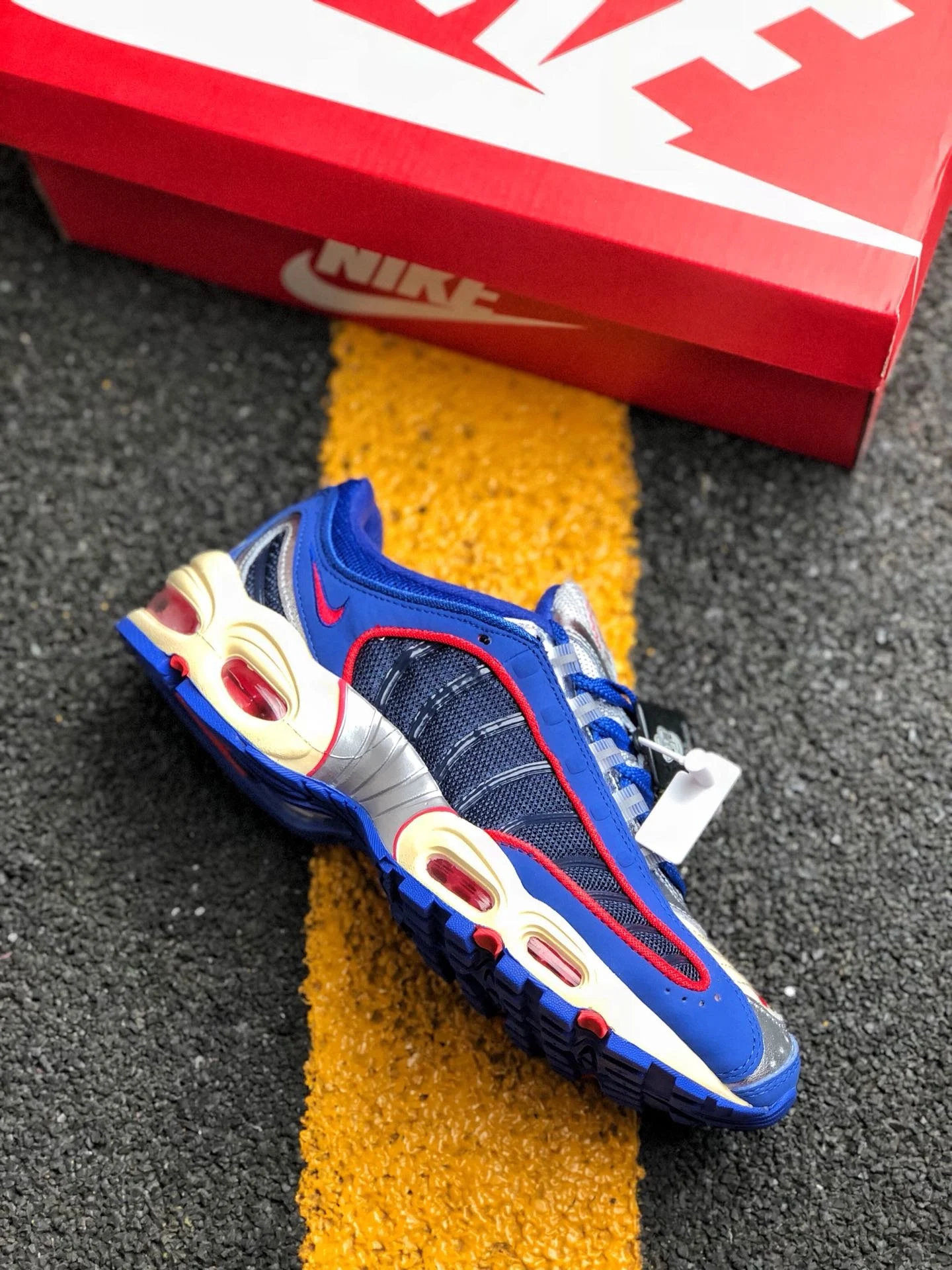 Nike Air Max Tailwind 4 Space Blue CJ7793-462 On Sale